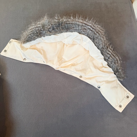 Talbots Women's Puffer Full Zip Snap Front Vest Detachable Faux Fur Hood-Large - Picture 7 of 9